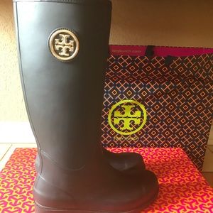 100% authentic Tory Burch Logo Rain Sarah boots